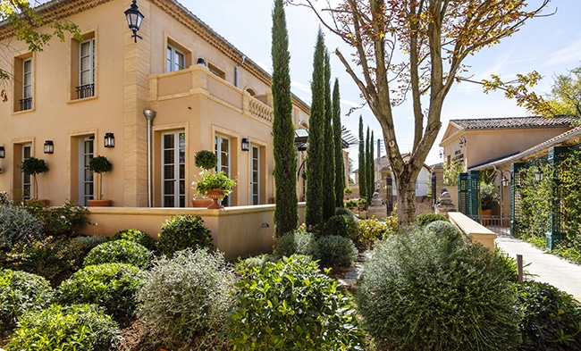 découvrez aix-en-provence lors d'un week-end romantique inoubliable. profitez de balades pittoresques, d'une gastronomie délicieuse et d'une atmosphère envoûtante, parfaite pour célébrer l'amour en couple.