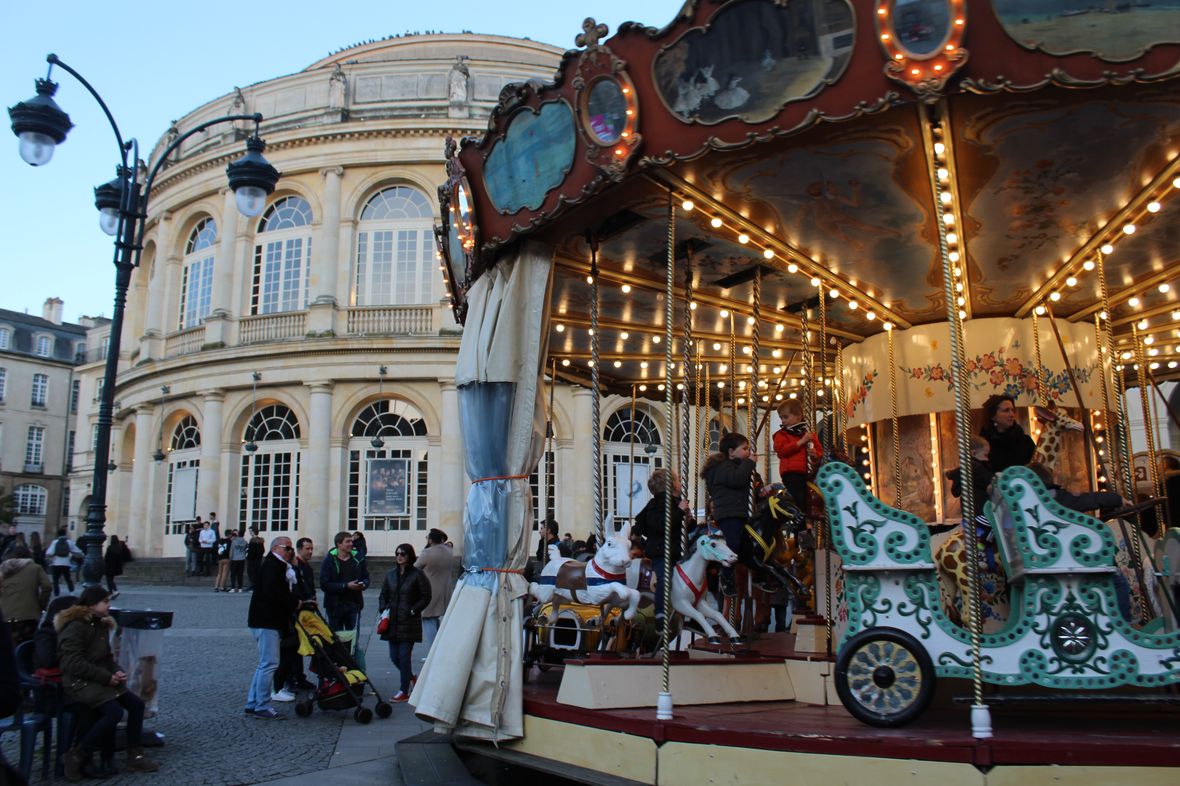découvrez les meilleures idées pour un week-end romantique à rennes, entre balades pittoresques et dîners aux chandelles. profitez d'une escapade inoubliable en couple dans cette ville bretonne pleine de charme.