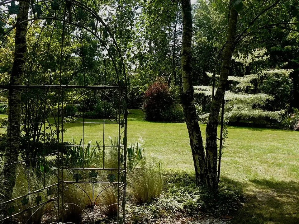 découvrez le jardin fruneau à bouguenais, un espace de verdure enchanteur où la nature s'épanouit. explorez ses magnifiques paysages, ses fleurs colorées et profitez d'une ambiance paisible pour vos promenades en famille ou entre amis.