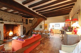 découvrez un week-end romantique à alençon, où charme et authenticité se rencontrent. profitez de balades pittoresques, de dîners aux chandelles et de moments inoubliables à deux dans cette ville plein d'histoires et de paysages enchanteurs.