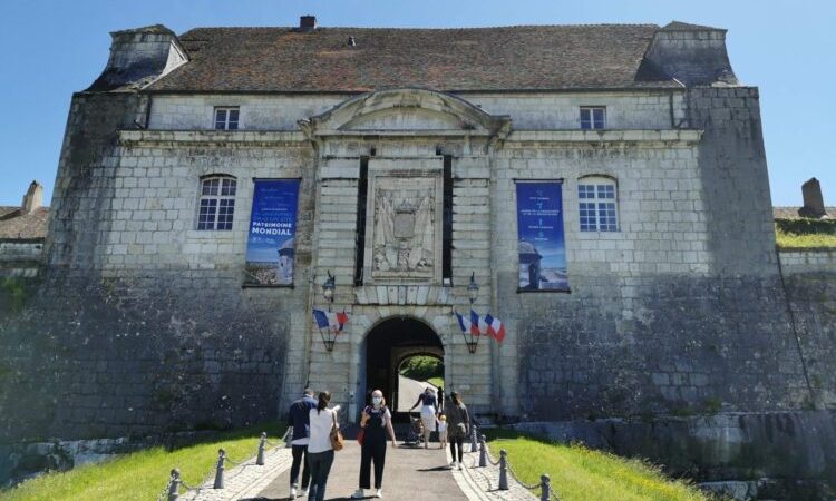 découvrez les meilleures idées et activités pour organiser un week-end d'union inoubliable à besançon : lieux, hébergements, animations et conseils pratiques pour des moments exceptionnels entre futurs mariés et invités.