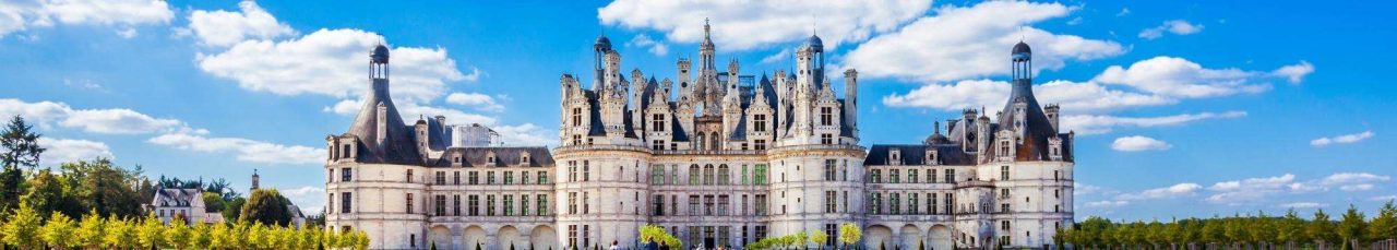 découvrez les plus beaux week-ends romantiques dans les châteaux de la loire : séjours inoubliables, dîners aux chandelles et balades dans des jardins féériques pour une escapade à deux.