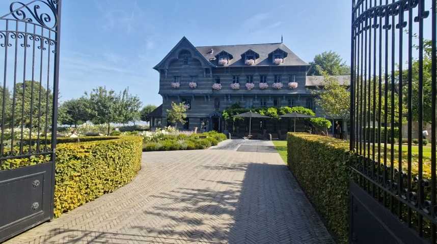 découvrez comment passer un week-end inoubliable en normandie sur les traces d'emmanuel macron : lieux emblématiques, conseils pratiques et itinéraires pour explorer cette région emblématique de france.