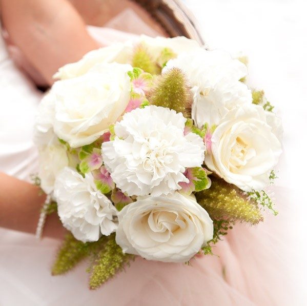 découvrez comment créer un bouquet de mariée diy avec des fleurs locales fraîches, pour une touche naturelle et authentique lors de votre mariage.