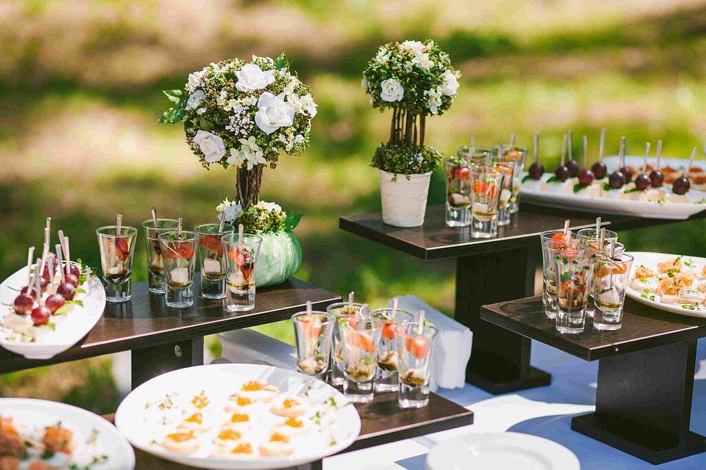 découvrez nos idées originales pour un brunch du lendemain réussi et trouvez des prestataires spécialisés pour vous accompagner.