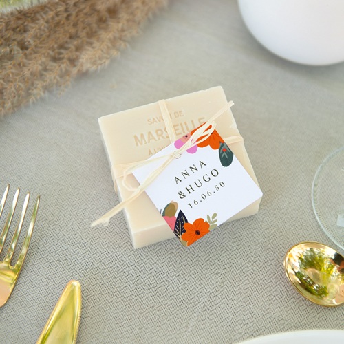 découvrez notre guide complet du mariage : conseils d'étiquette, idées de tenues élégantes et suggestions de cadeaux pour un jour inoubliable.