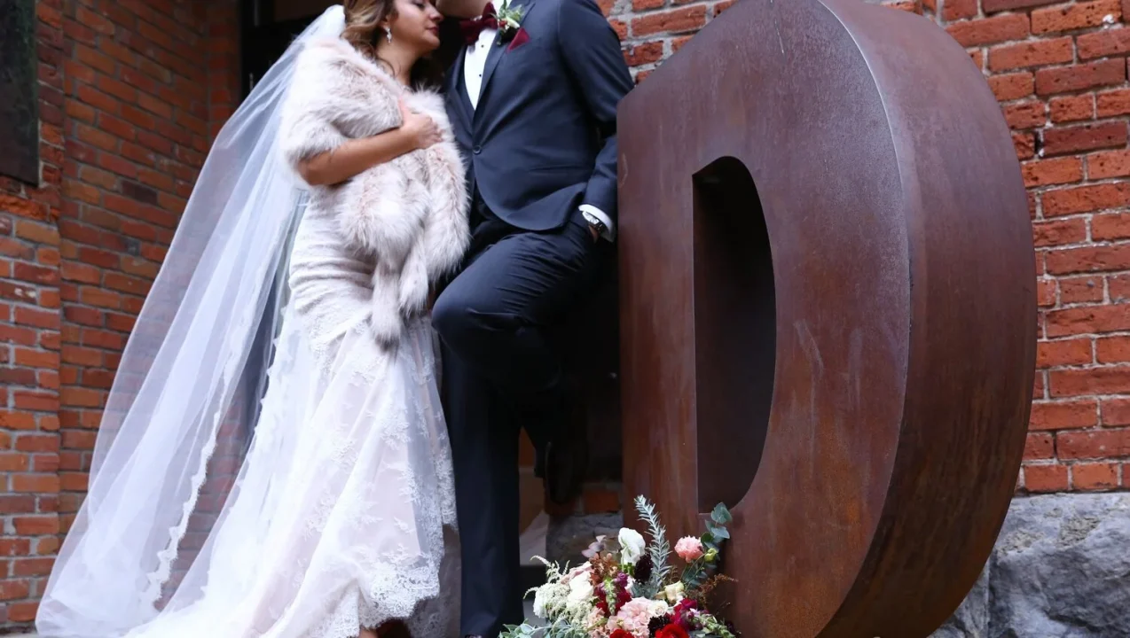 découvrez notre guide complet pour un mariage d'hiver réussi dans le jura : conseils météo, logistique et astuces photo pour immortaliser chaque moment.