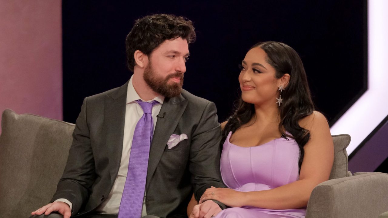 découvrez les leçons inspirantes de love is blind pour renforcer votre couple et mieux comprendre l'amour au-delà des apparences.