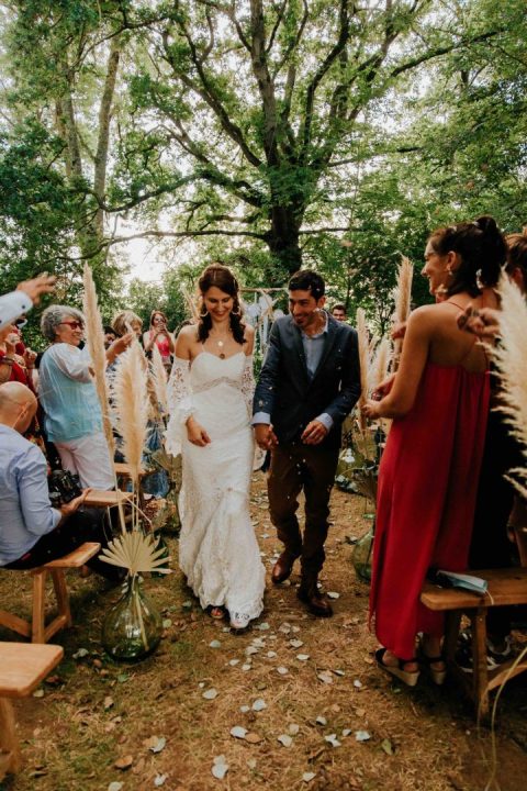 organisez un mariage éco-responsable avec des fournisseurs locaux et une démarche zéro déchet pour une célébration respectueuse de l'environnement.