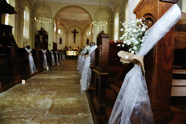 découvrez si engager un wedding planner en franche-comté est vraiment utile. comparatif complet pour vous aider à choisir et réussir l'organisation de votre mariage.